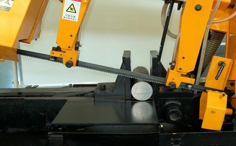 曾都数控带锯床自动送料精度会出现偏差吗？